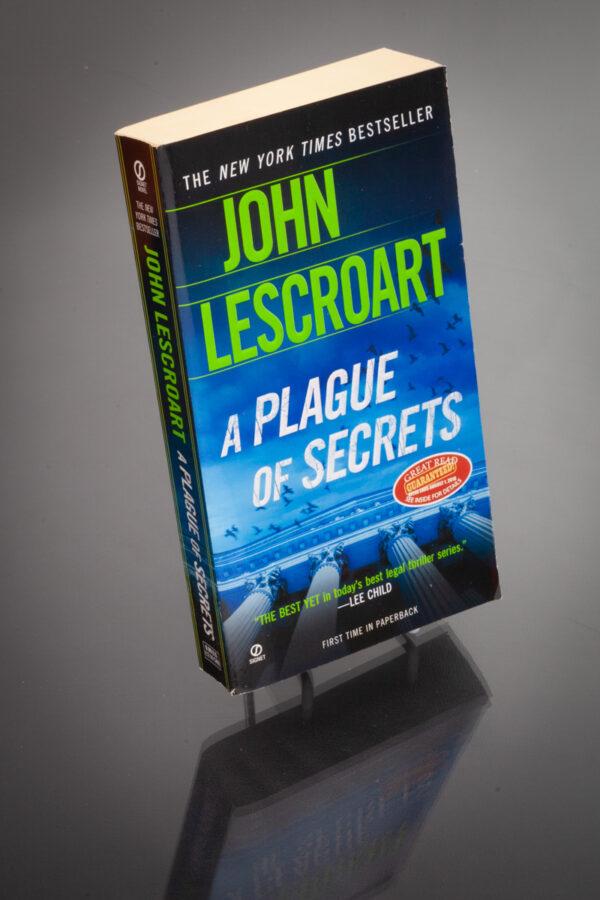 John Lescroart - A Plague Of Secrets