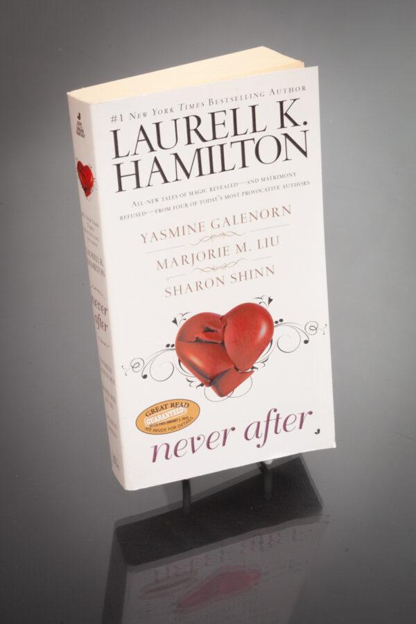 Laurell K. Hamilton - Never After