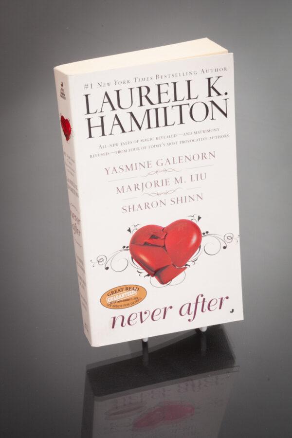 Laurell K. Hamilton - Never After