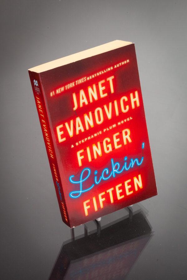 Janet Evanovich - Finger Lickin' Fifteen