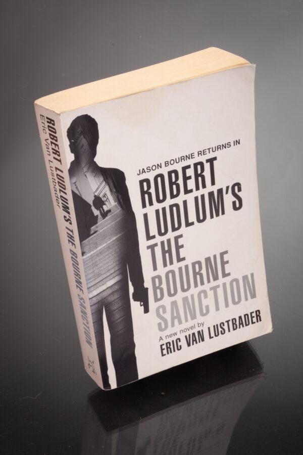 Eric Van Lustbader - Roberts Ludlum's The Bourne Sanction