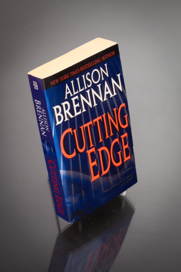 Allison Brennan - Cutting Edge