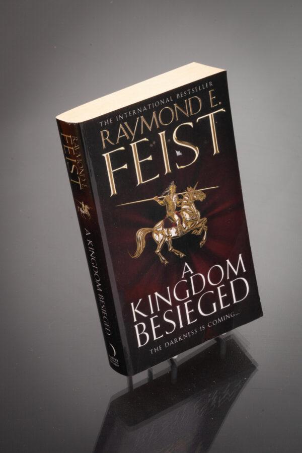 Raymond E. Feist - A Kingdom Besieged