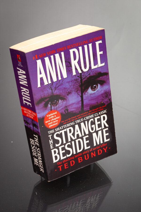 Ann Rule - The Stranger Beside Me